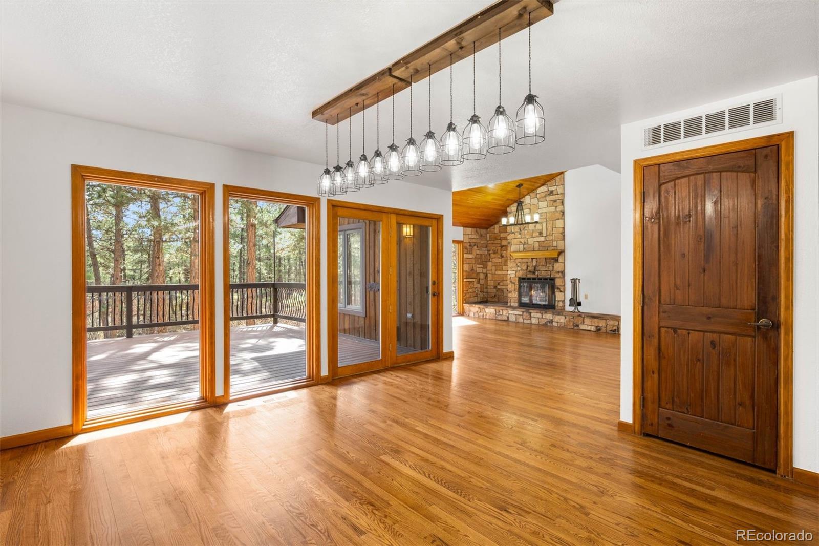 612 Nob Hill Trail