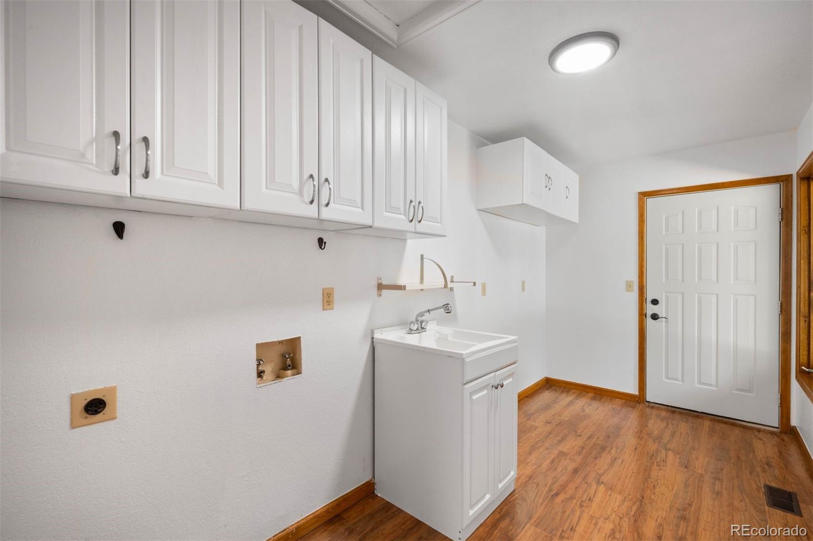612 Nob Hill Trail