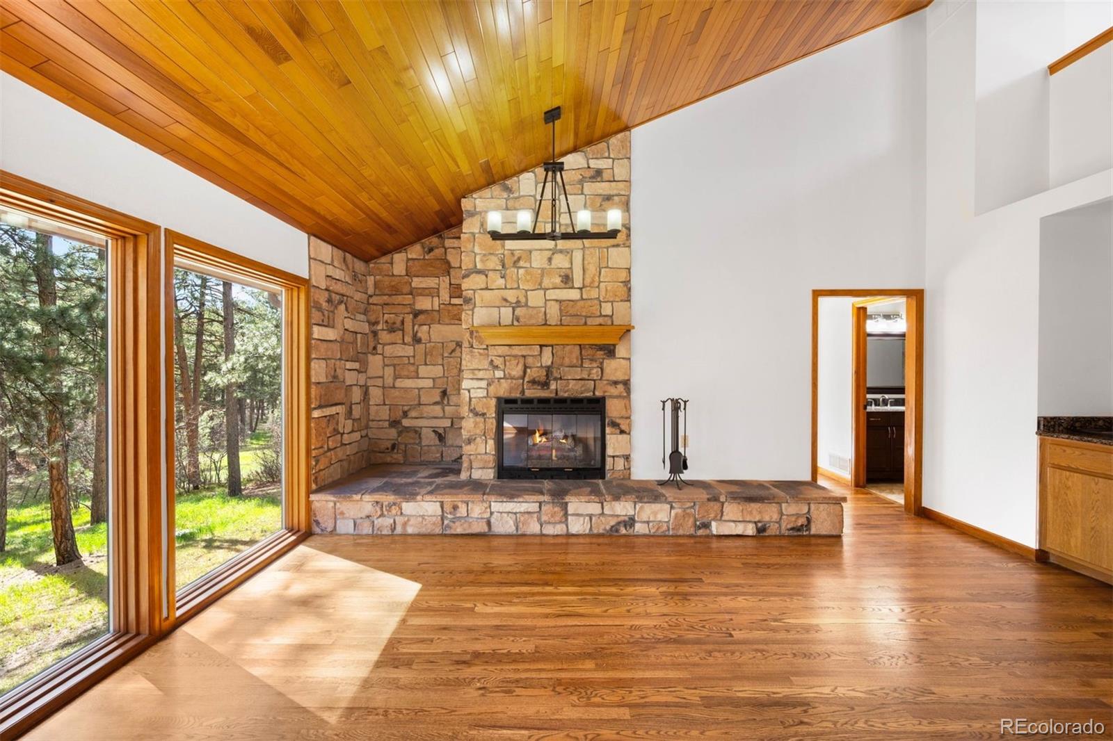612 Nob Hill Trail
