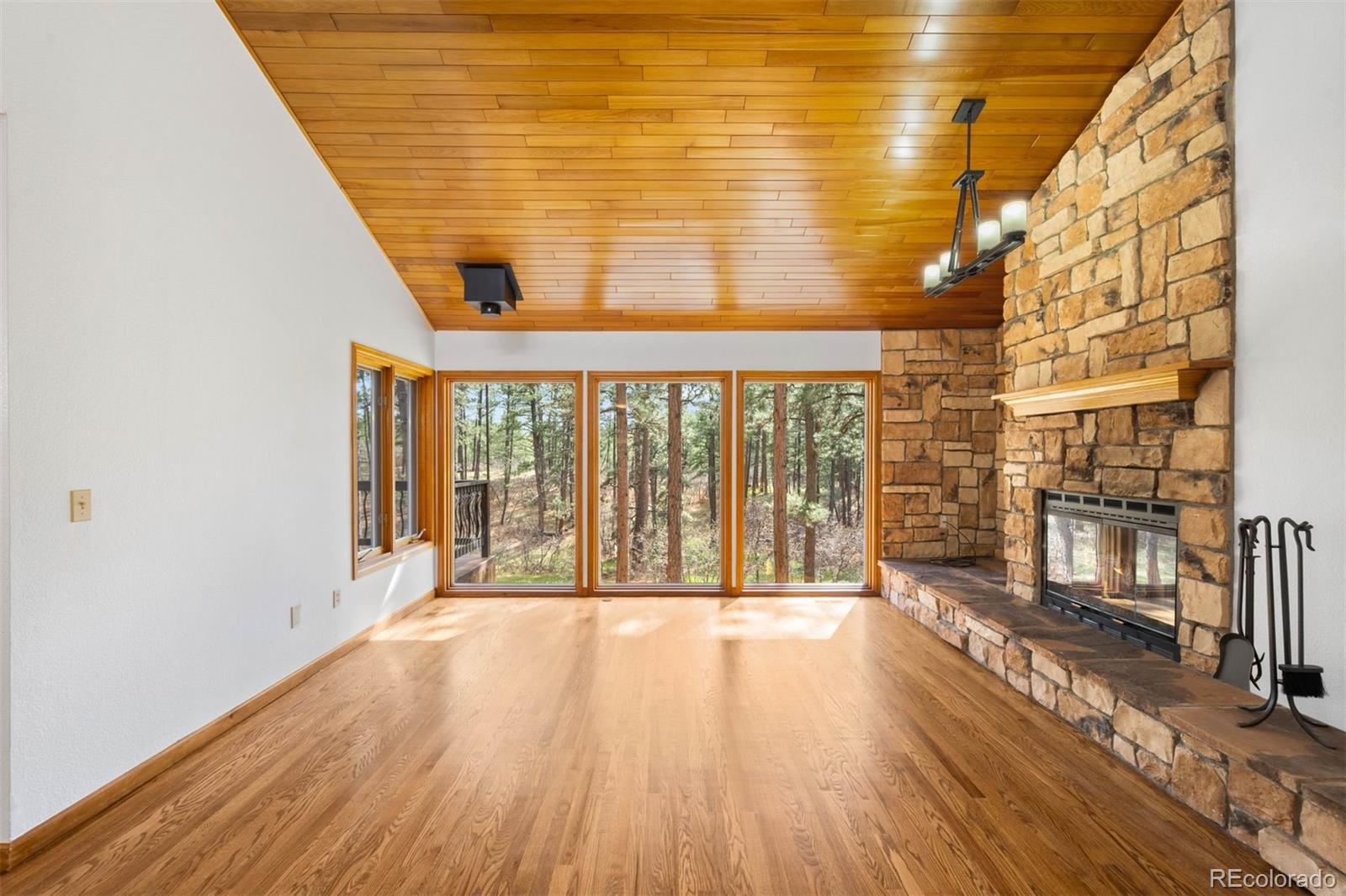 612 Nob Hill Trail