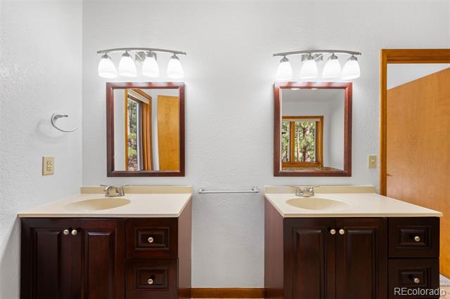 612 Nob Hill Trail