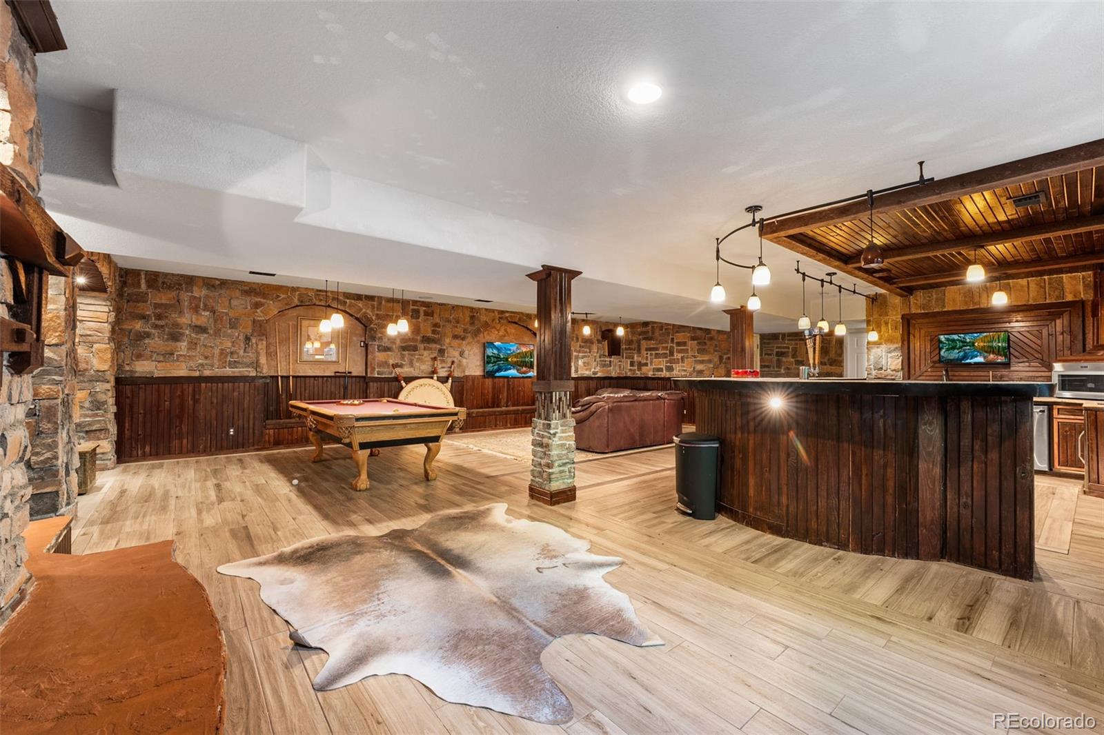 13896 Muirfield Court