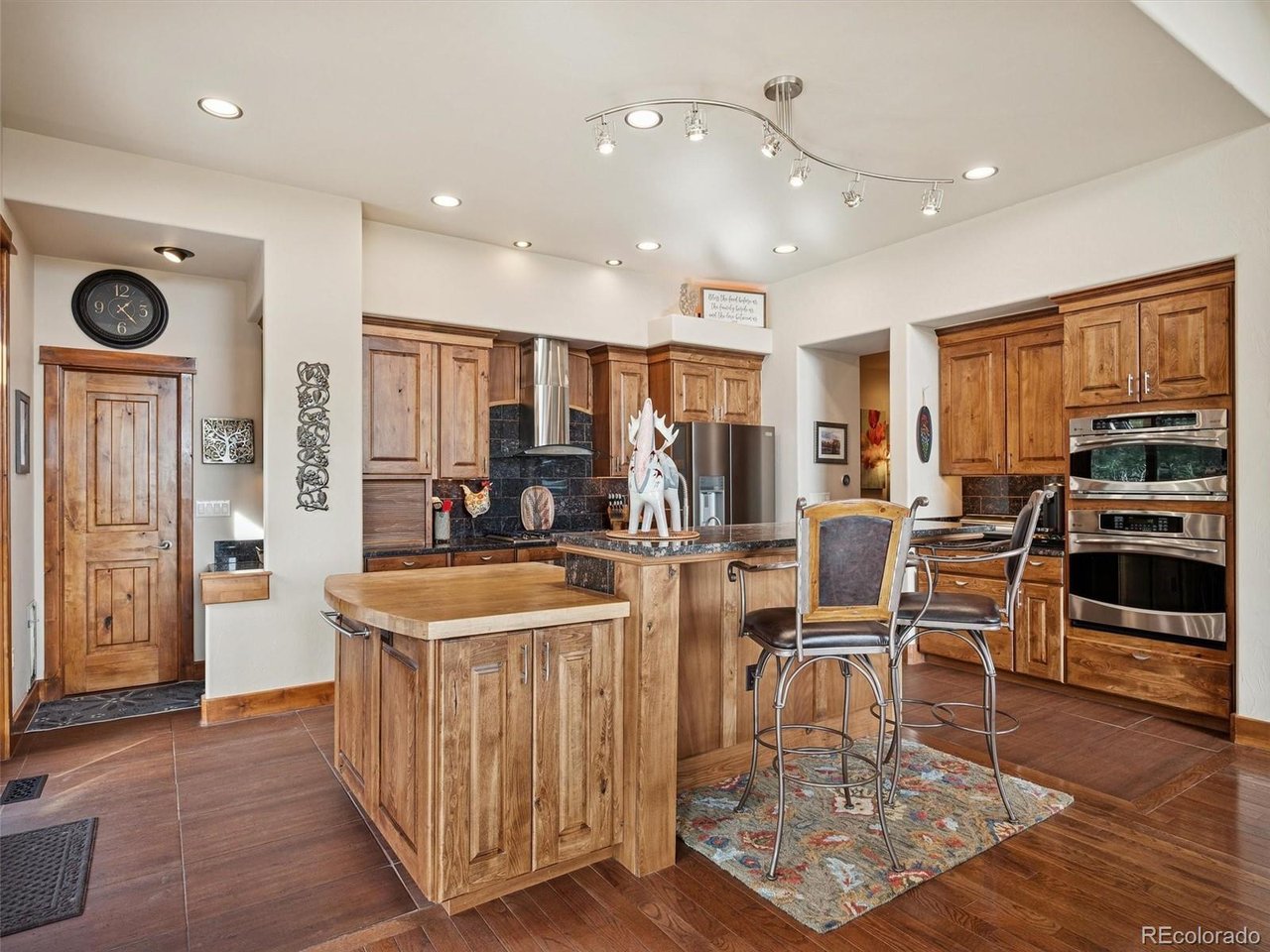 280 Meadow Ln