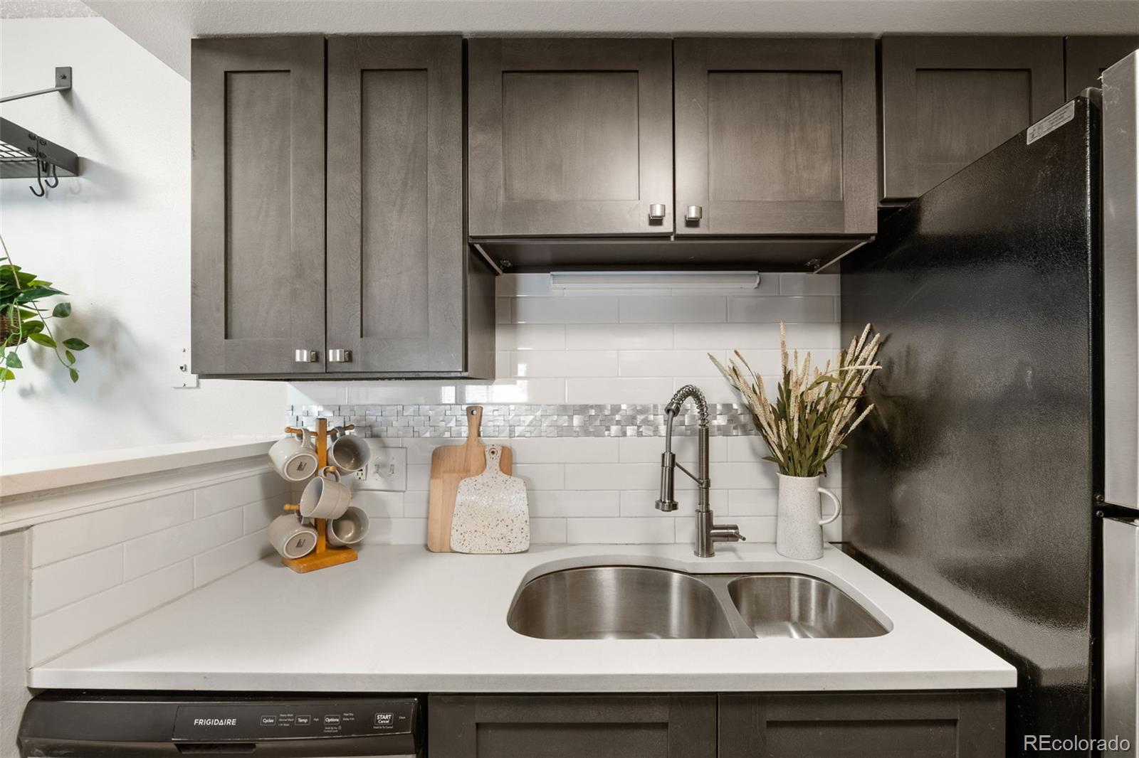 8335 Fairmount Drive Unit: 9-107
