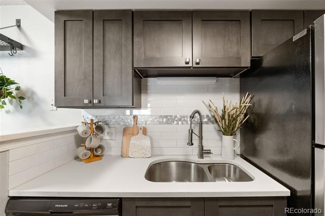 8335 Fairmount Drive Unit: 9-107