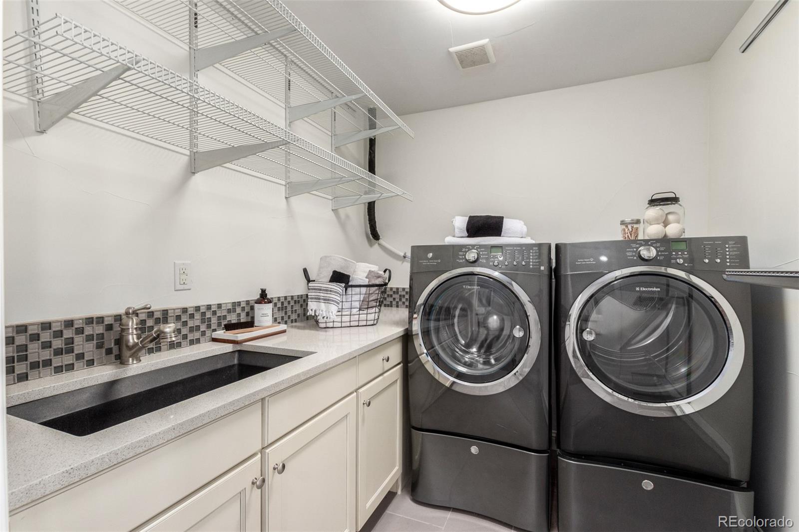 5441 S Clinton Court