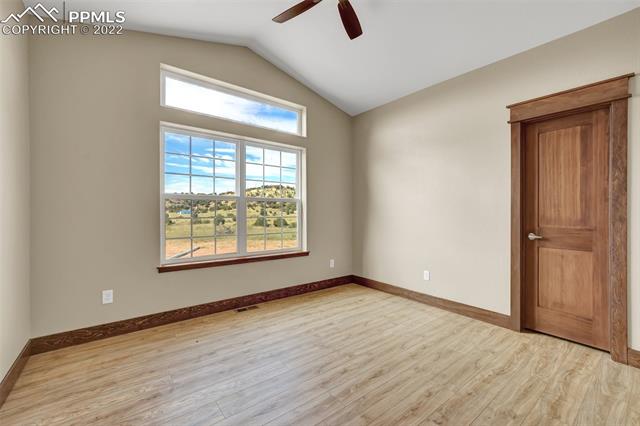 1279 Valley Drive
