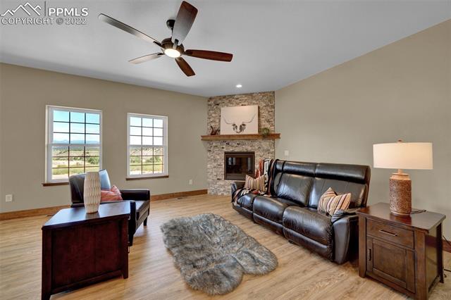 1279 Valley Drive