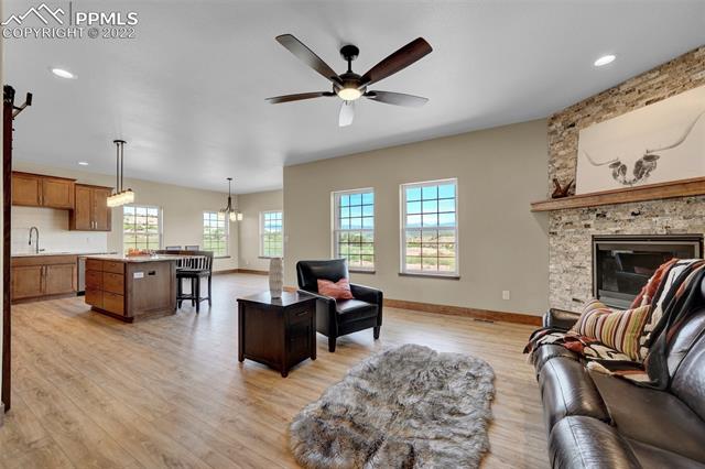1279 Valley Drive