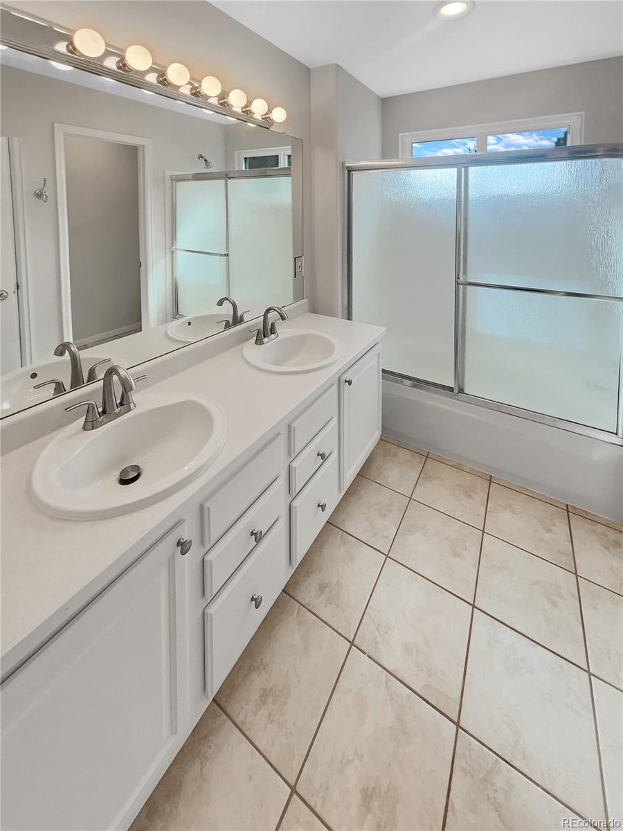 4994 Mountain Meadow Trail