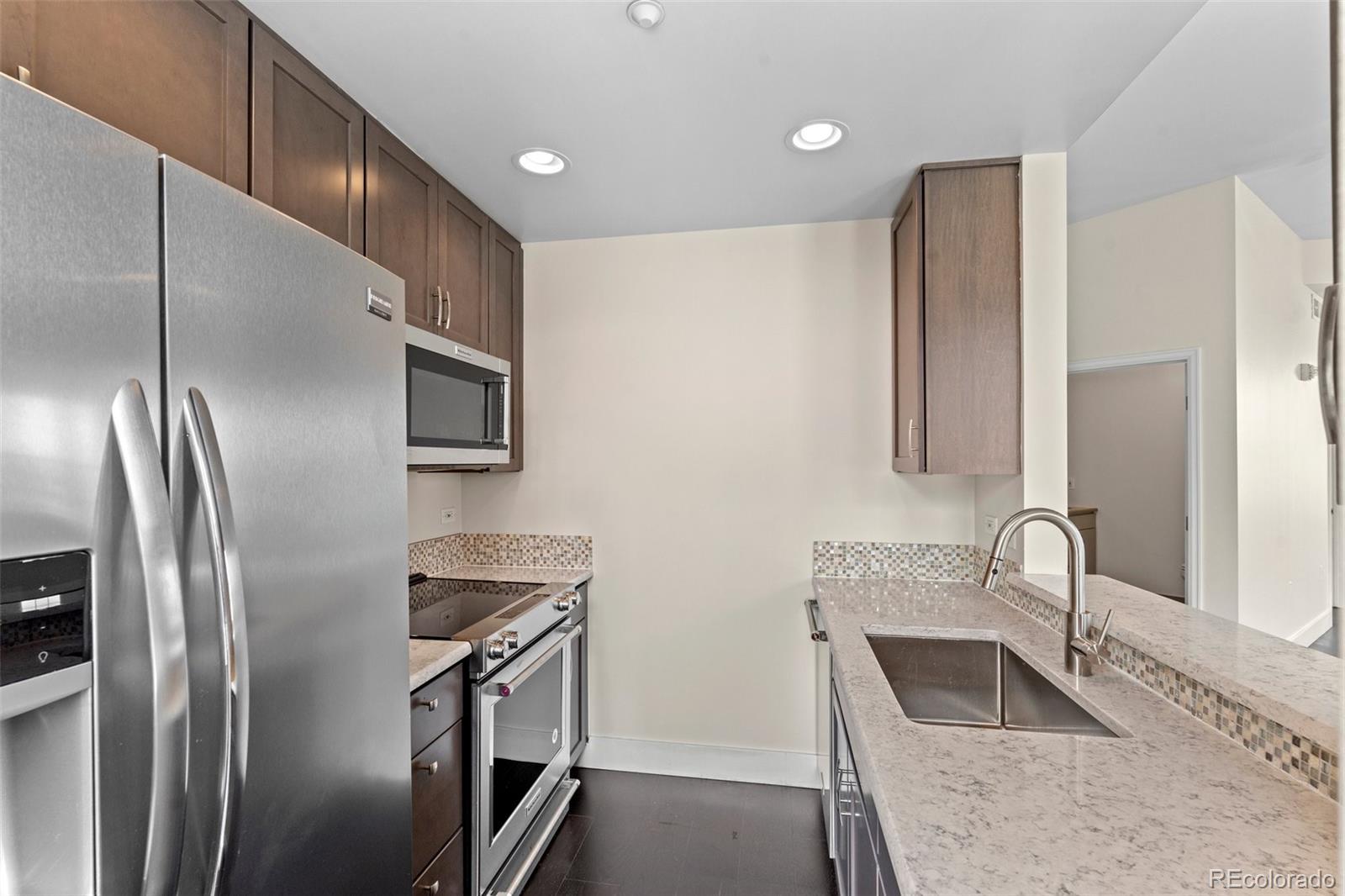 475 W 12th Avenue Unit: 8E