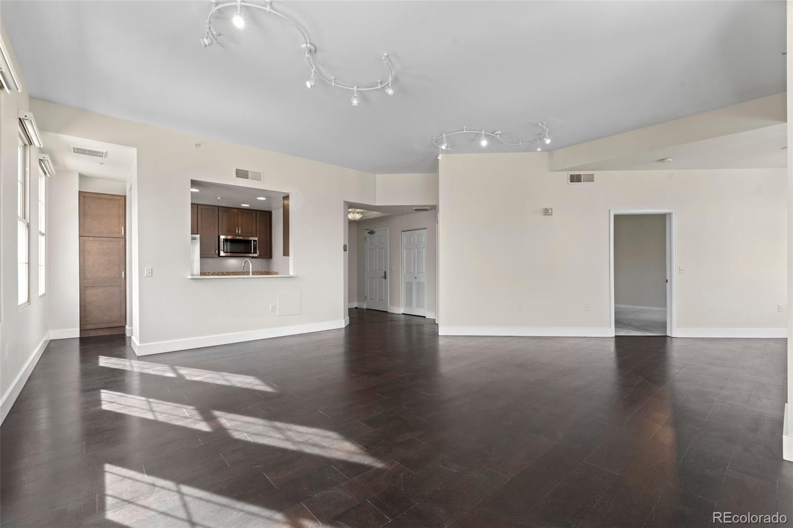 475 W 12th Avenue Unit: 8E