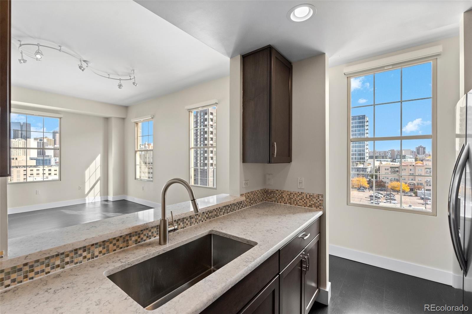 475 W 12th Avenue Unit: 8E