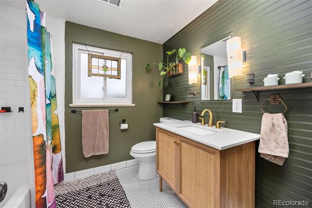 12212 W 60th Place