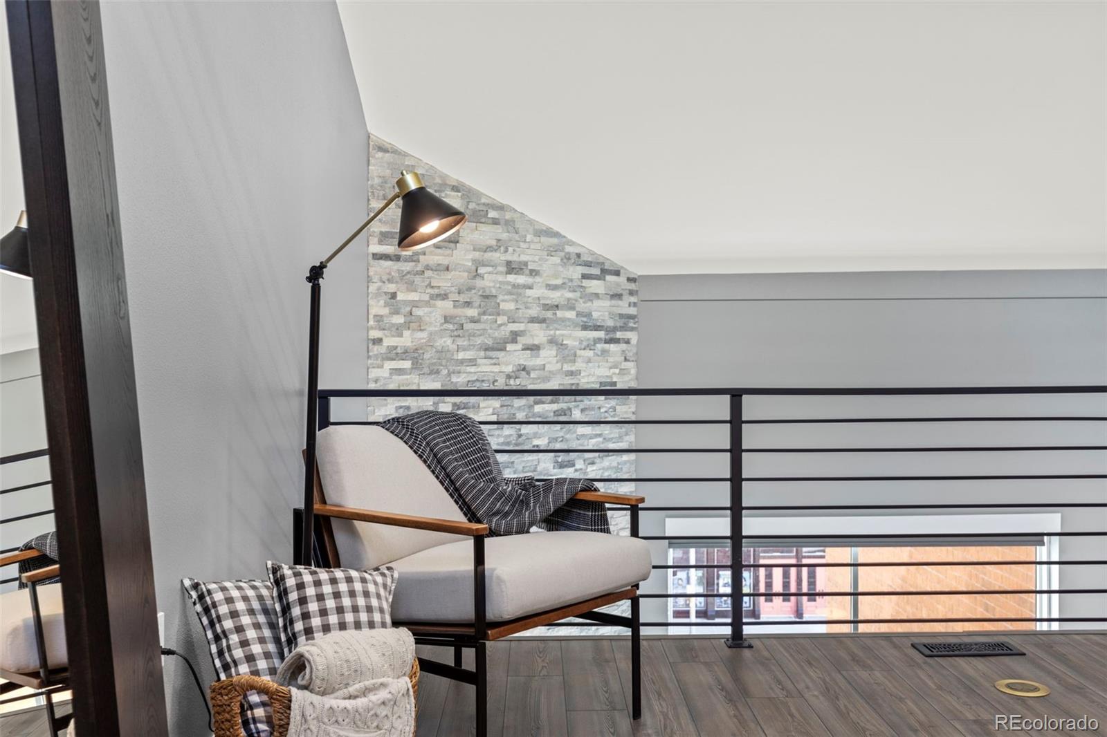 1512 Larimer Street Unit: 5