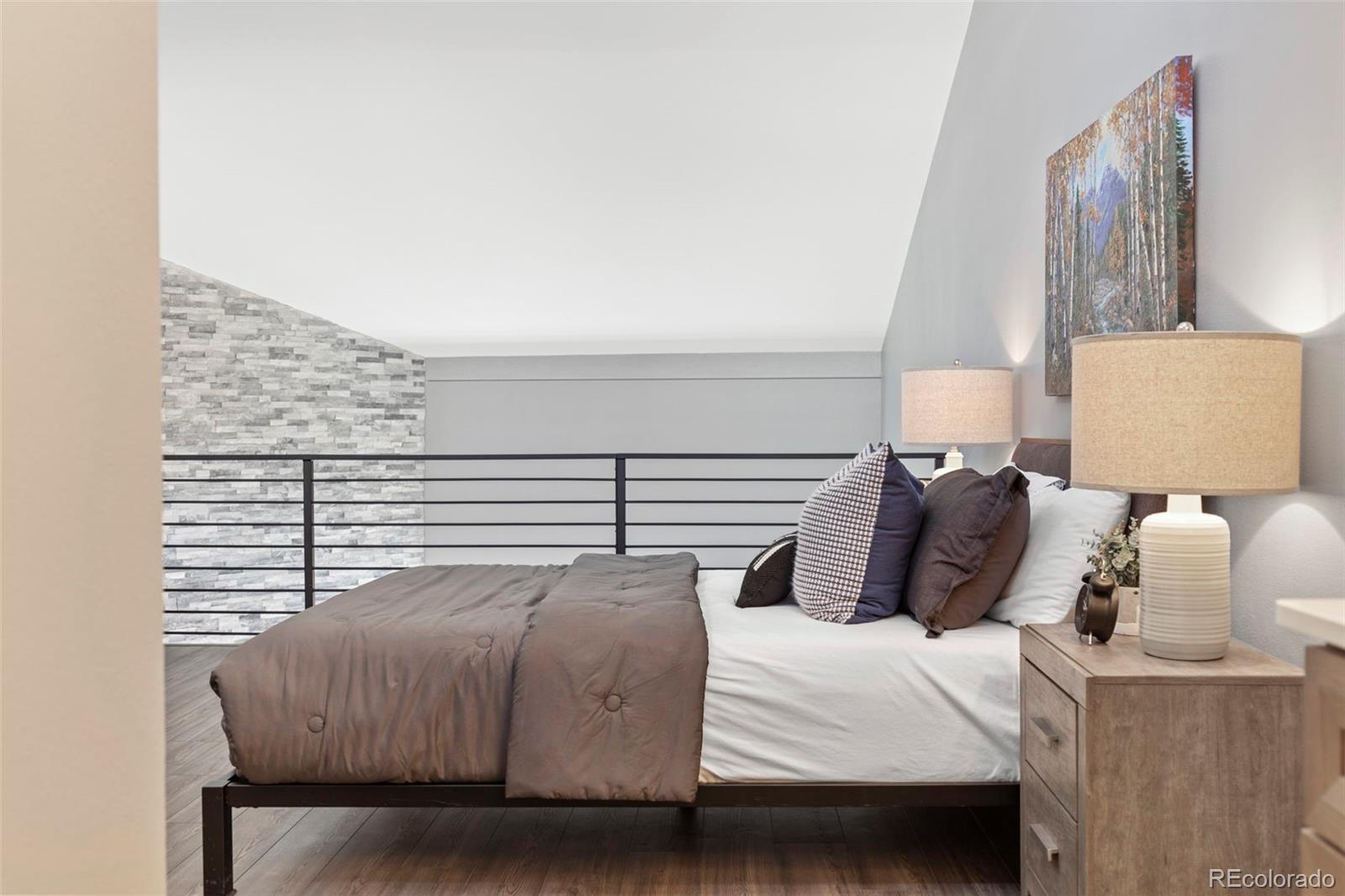 1512 Larimer Street Unit: 5