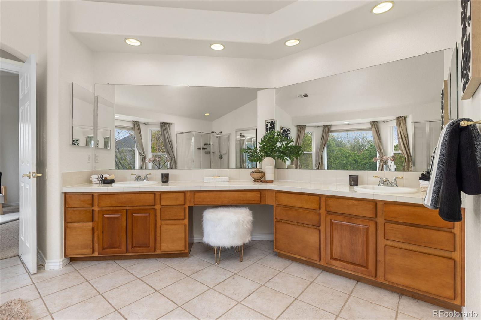 9515 S Bluebead Way