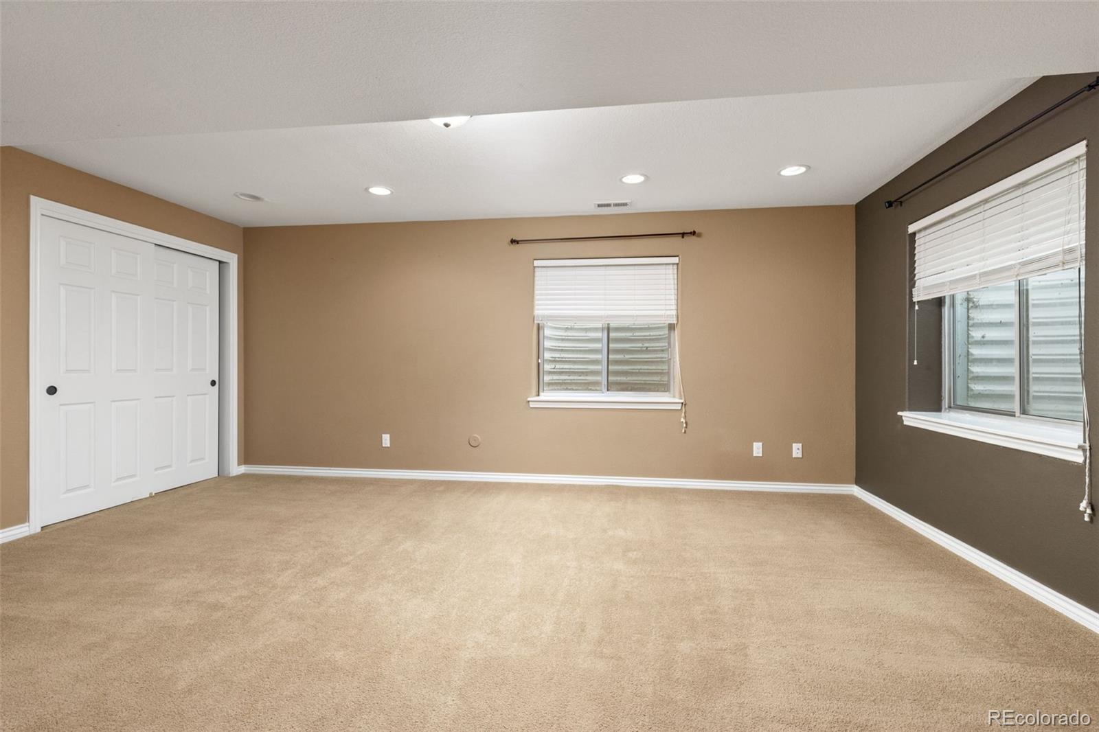 9515 S Bluebead Way