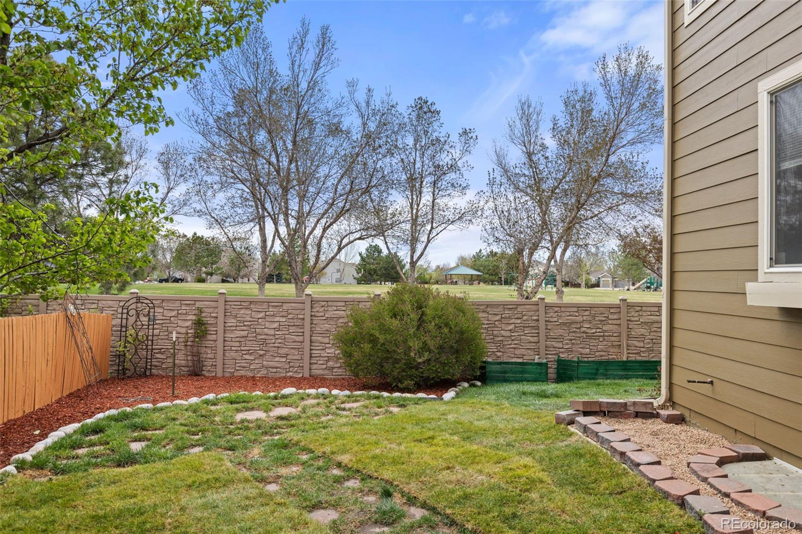 9515 S Bluebead Way