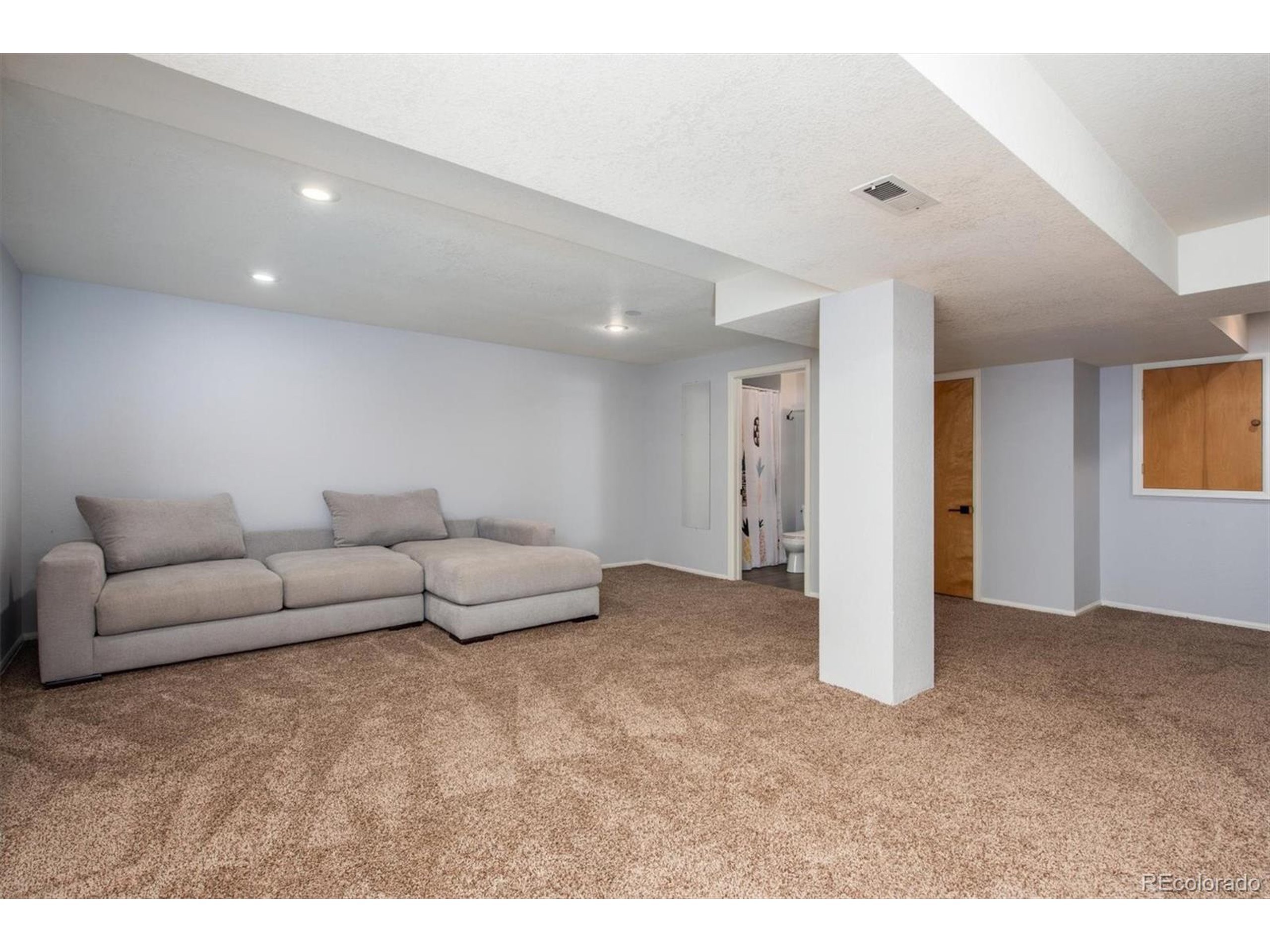 6370 Cole Ln