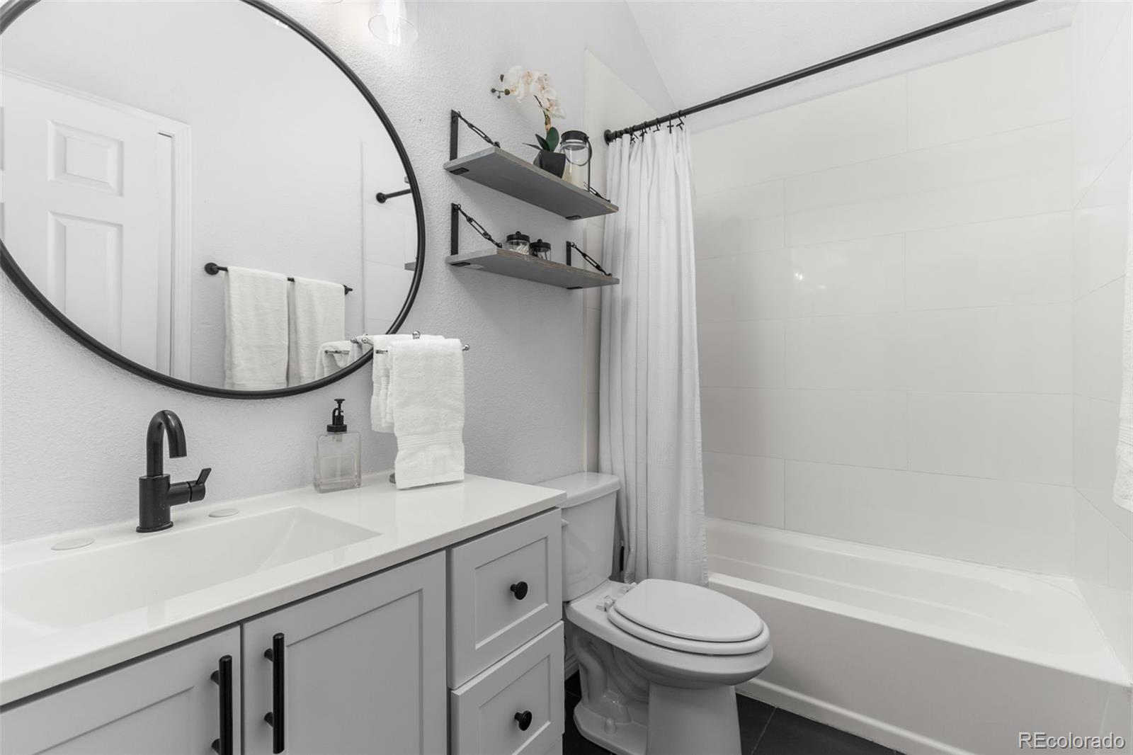 1180 S Waco Street Unit: B