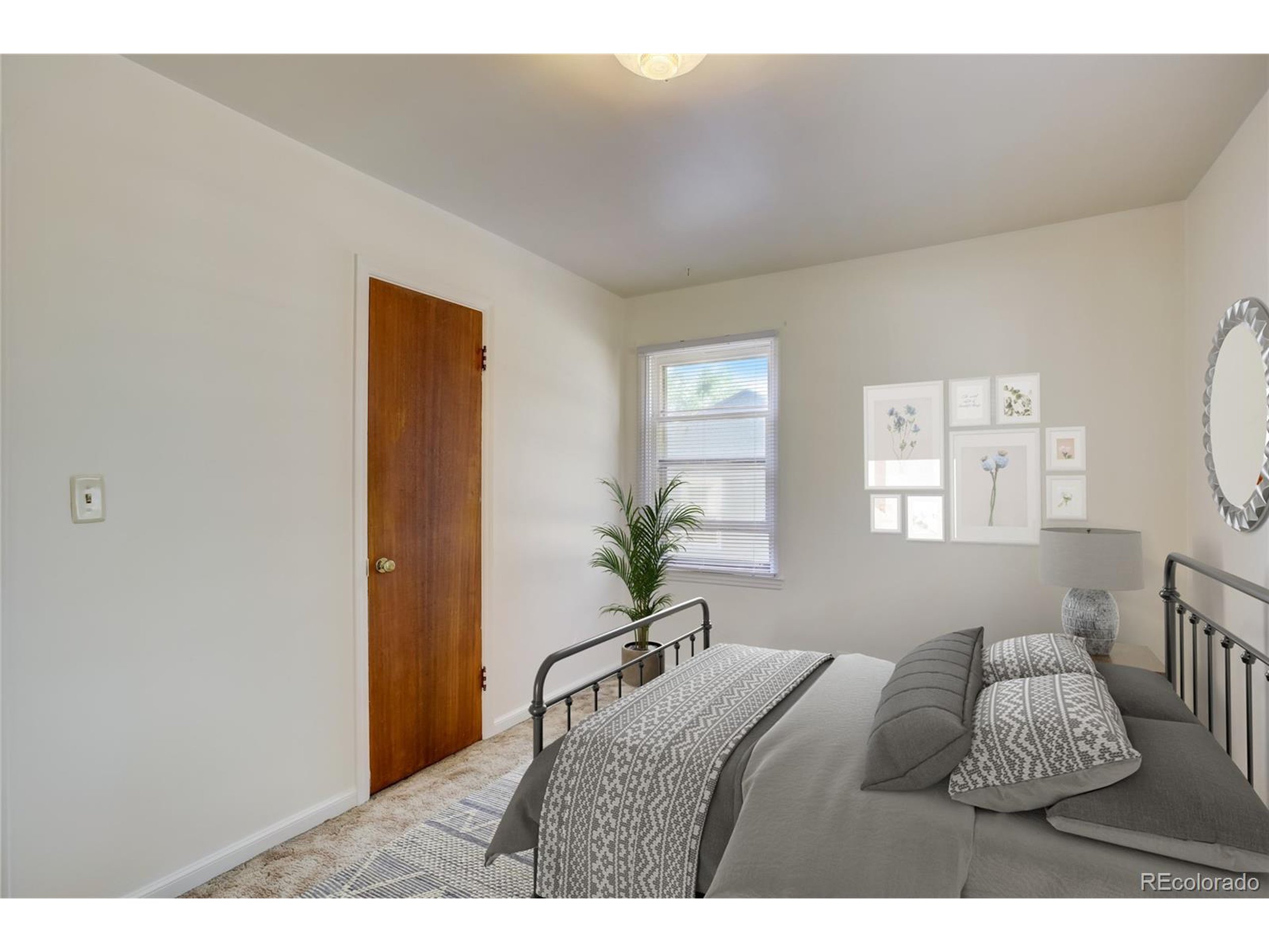 2443 Mountain View Dr