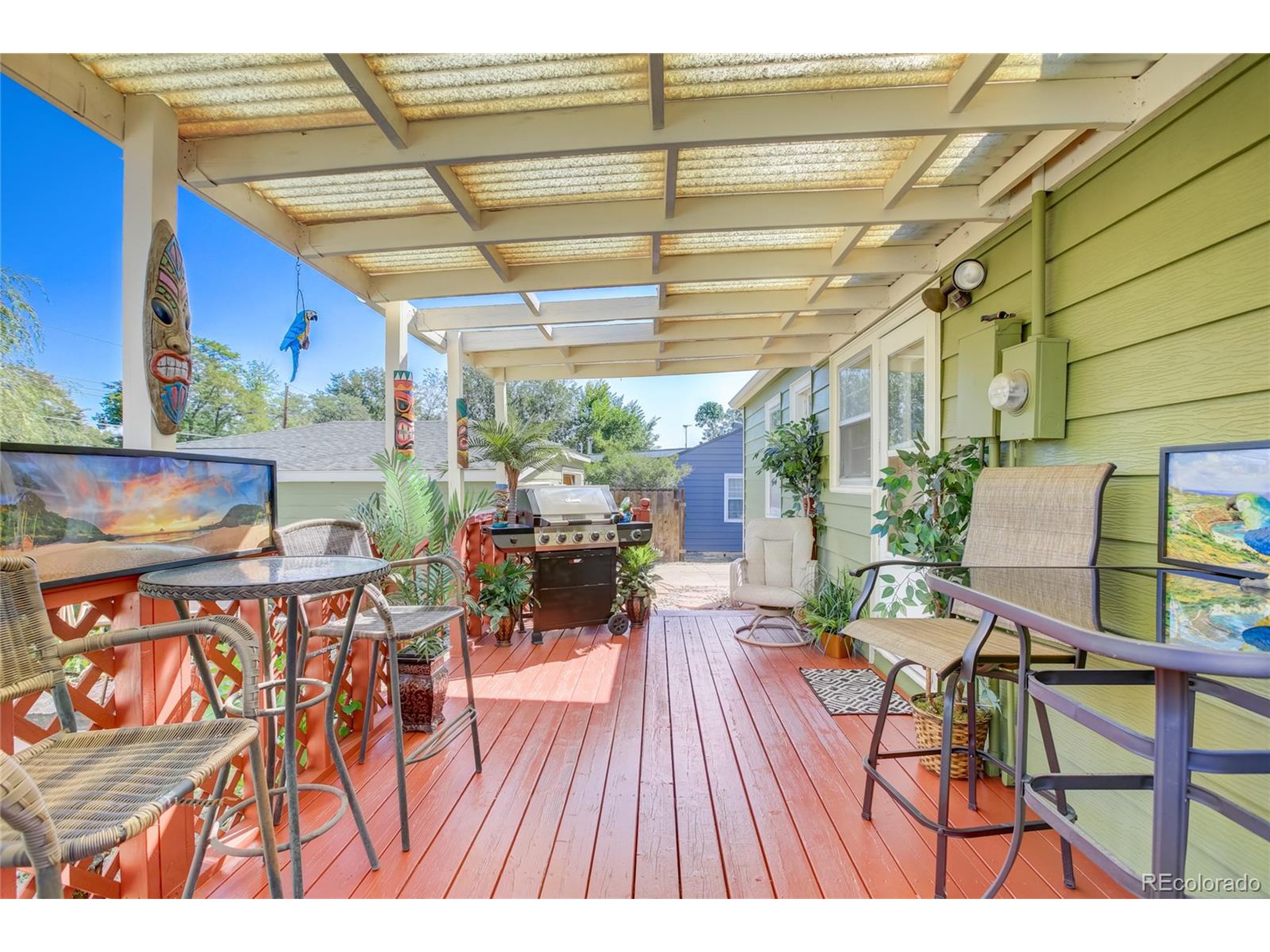 2443 Mountain View Dr