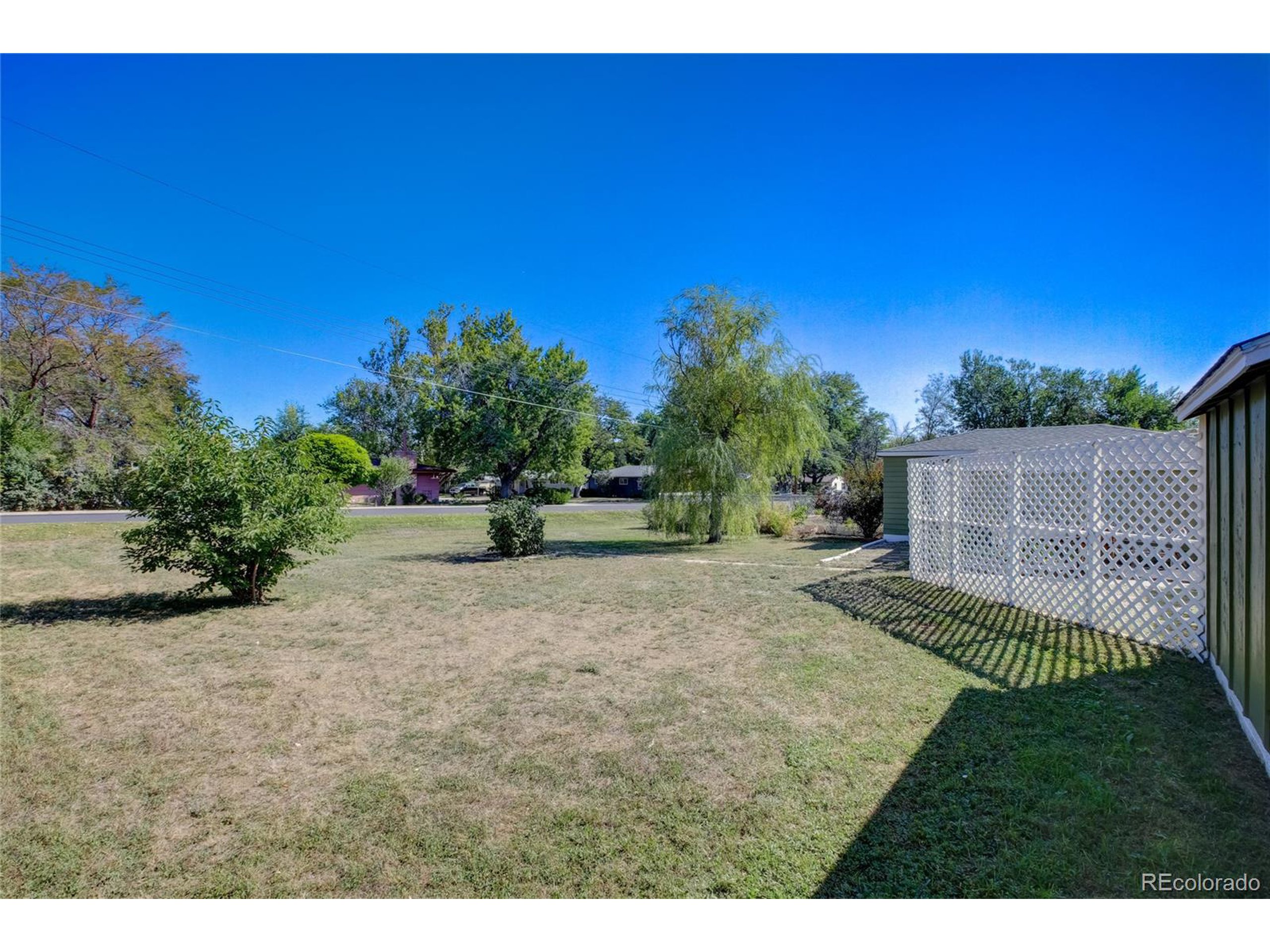 2443 Mountain View Dr