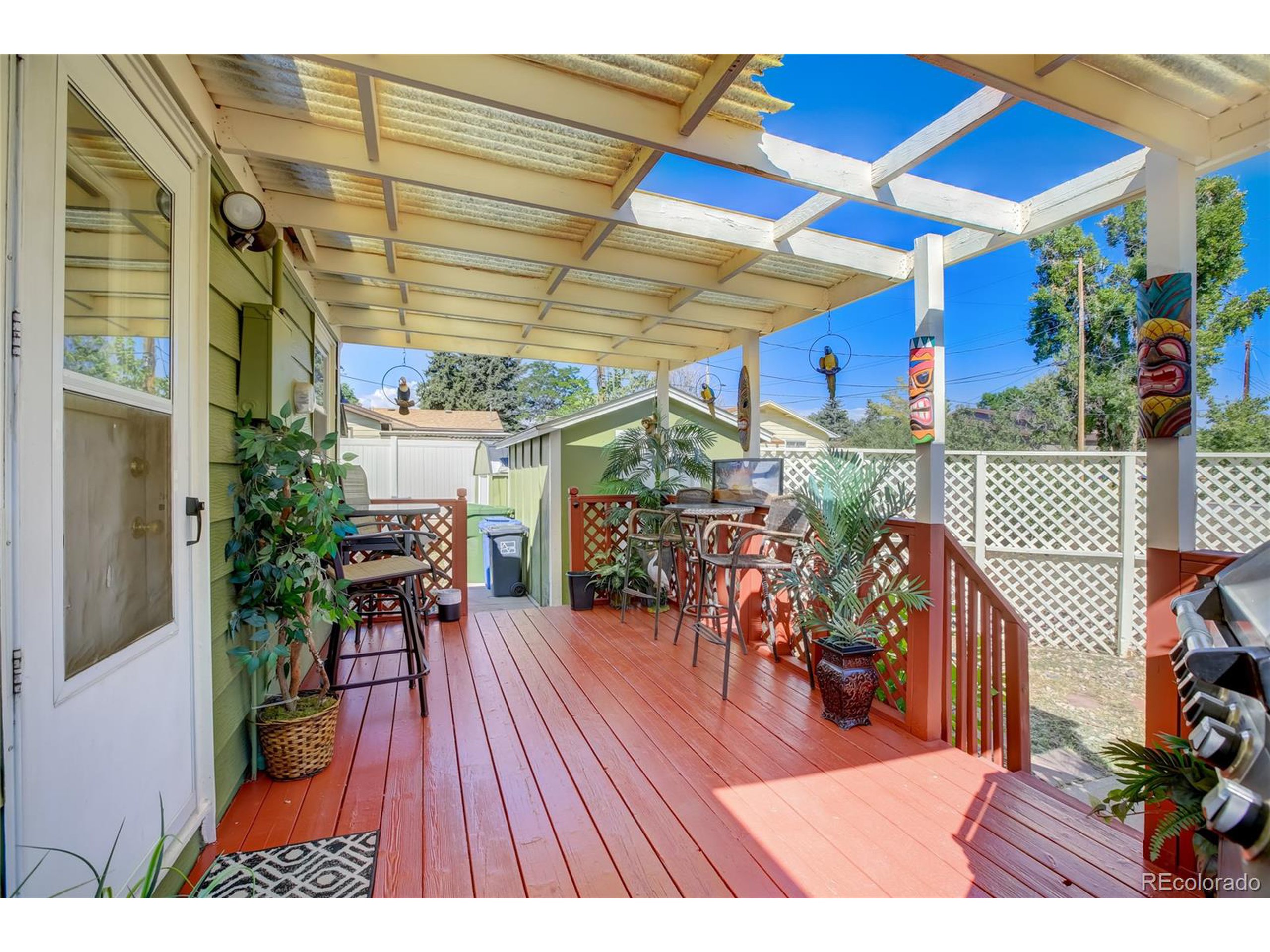 2443 Mountain View Dr