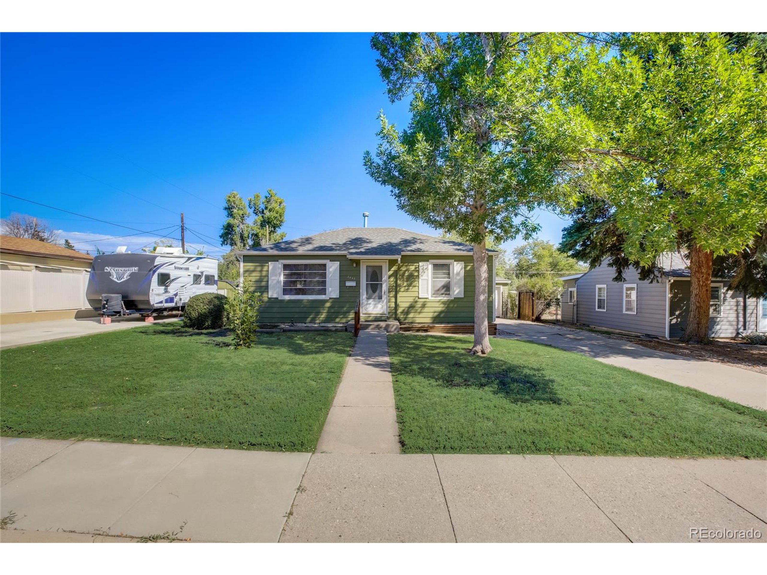 2443 Mountain View Dr