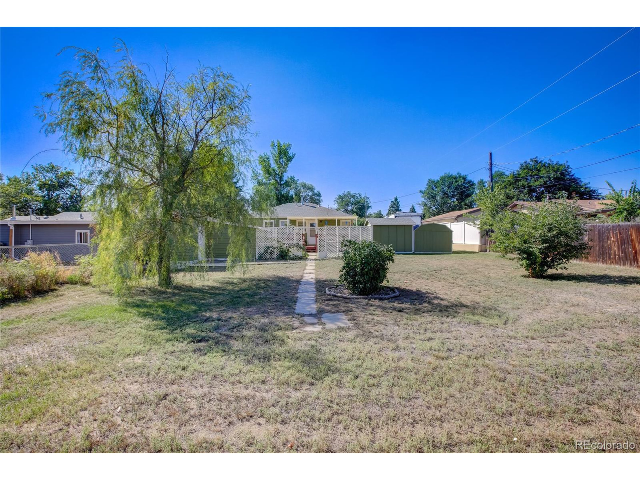 2443 Mountain View Dr