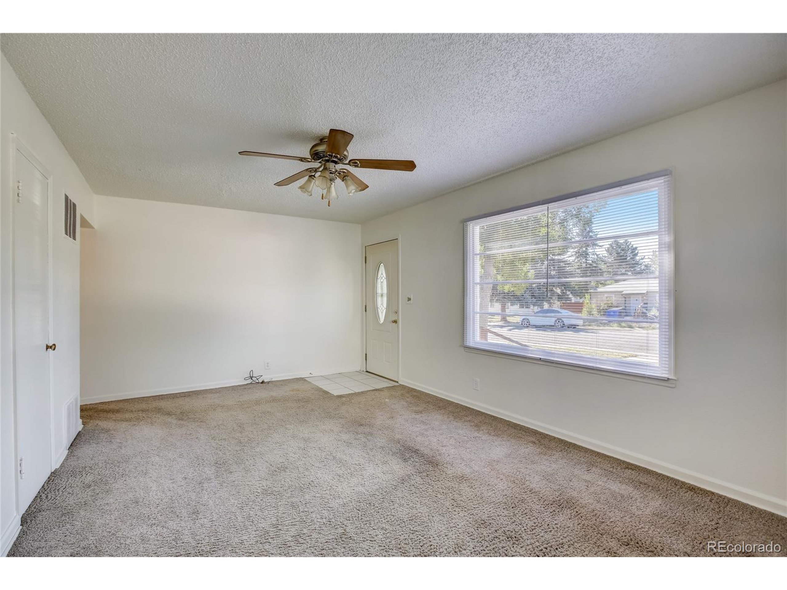 2443 Mountain View Dr