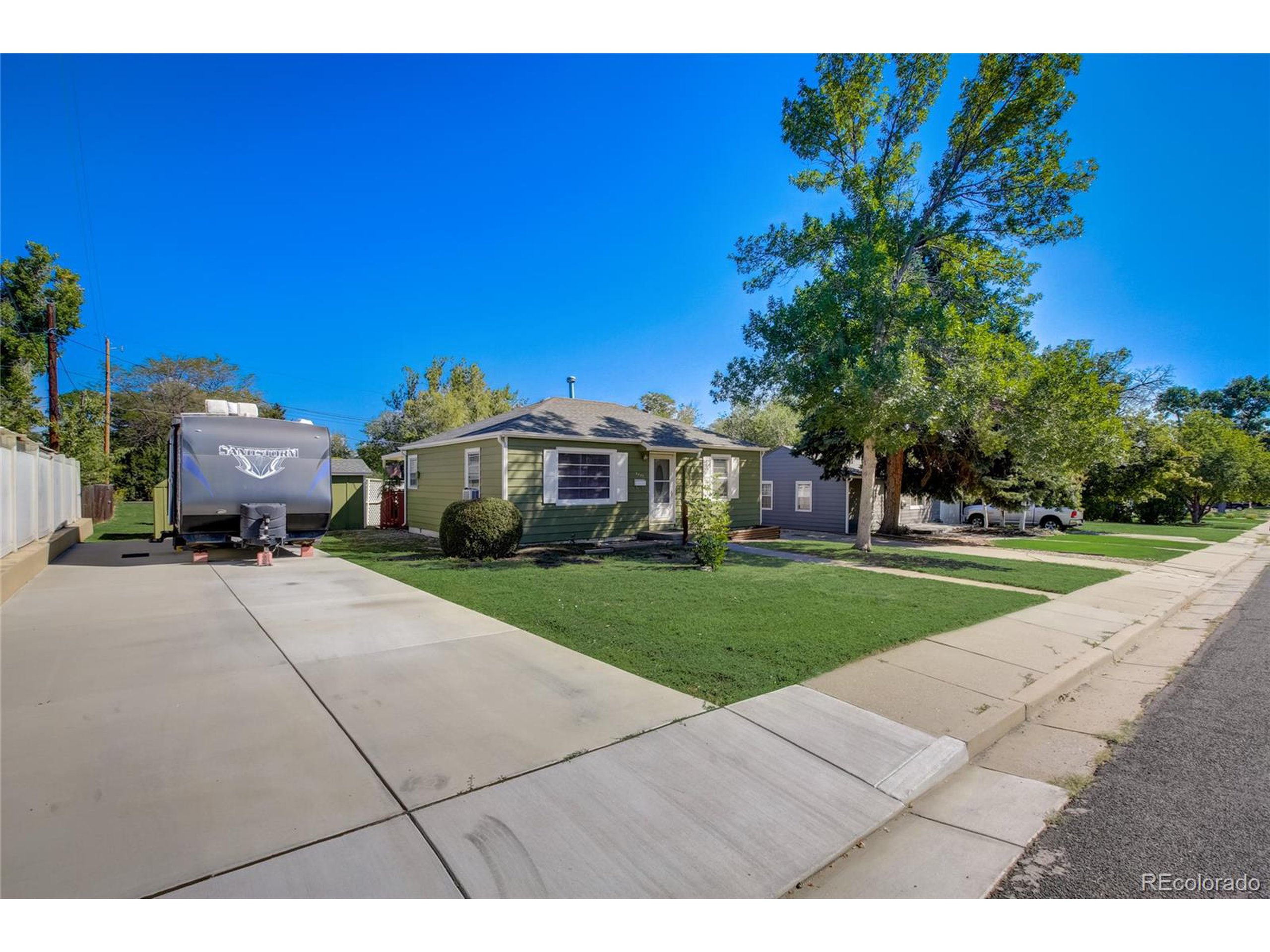 2443 Mountain View Dr