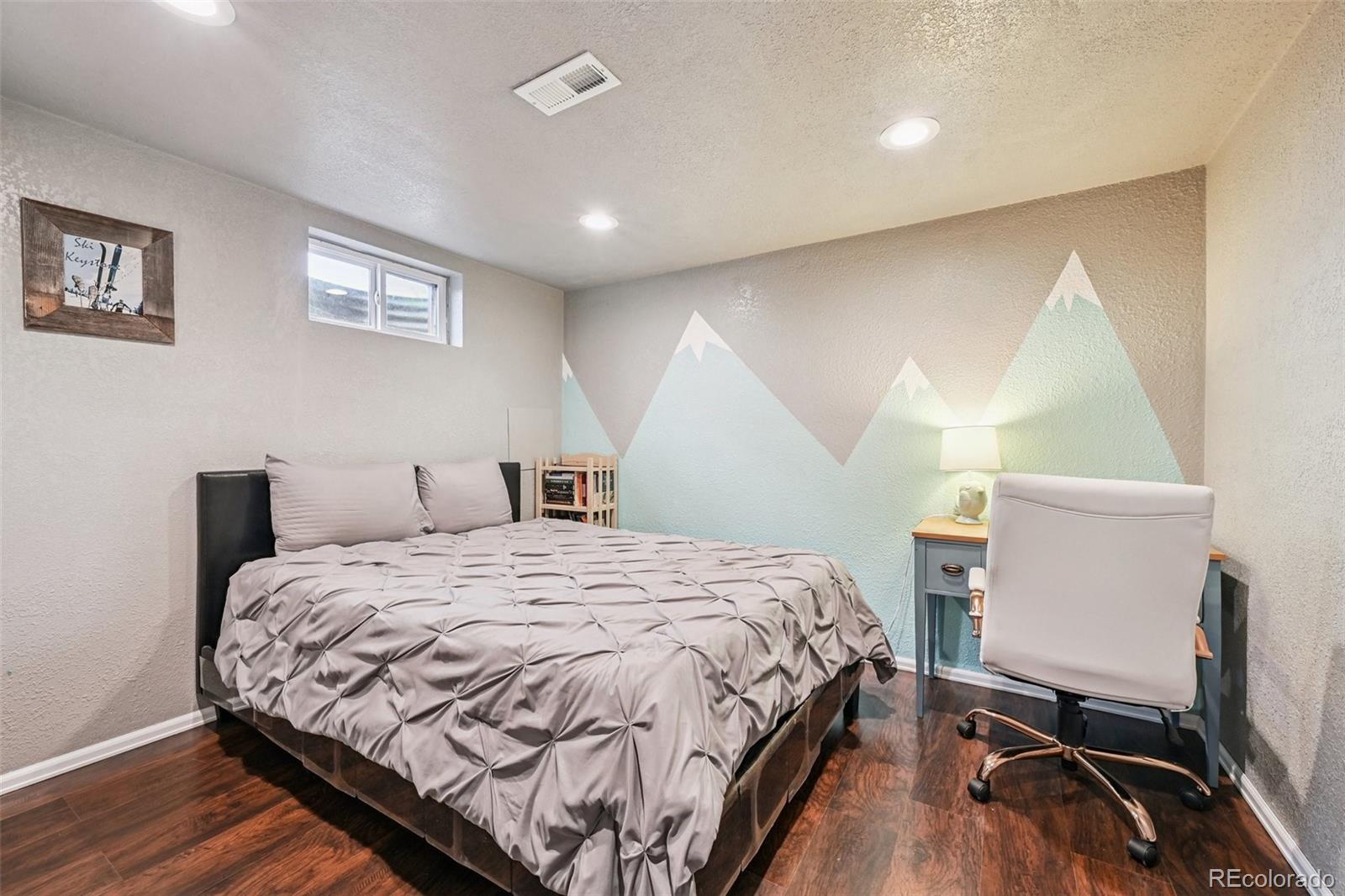 1556 S Field Court
