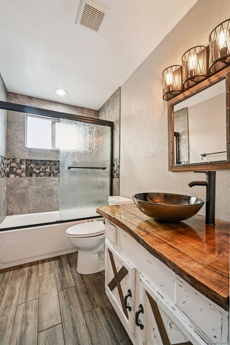 1556 S Field Court