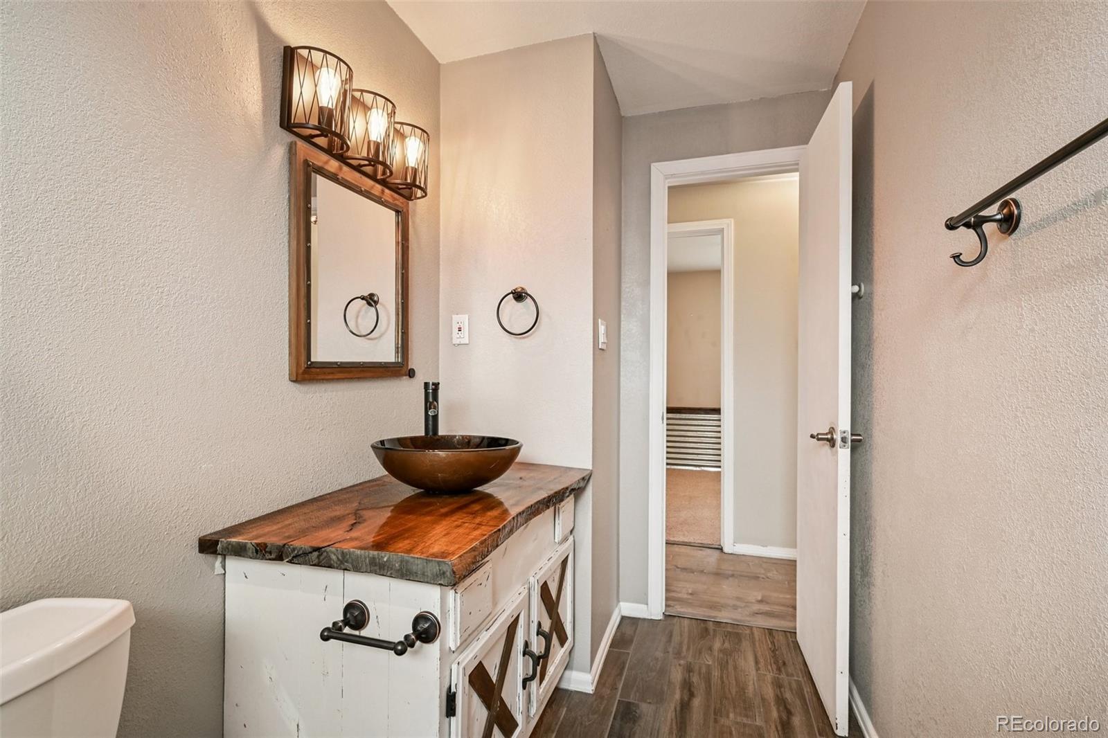 1556 S Field Court