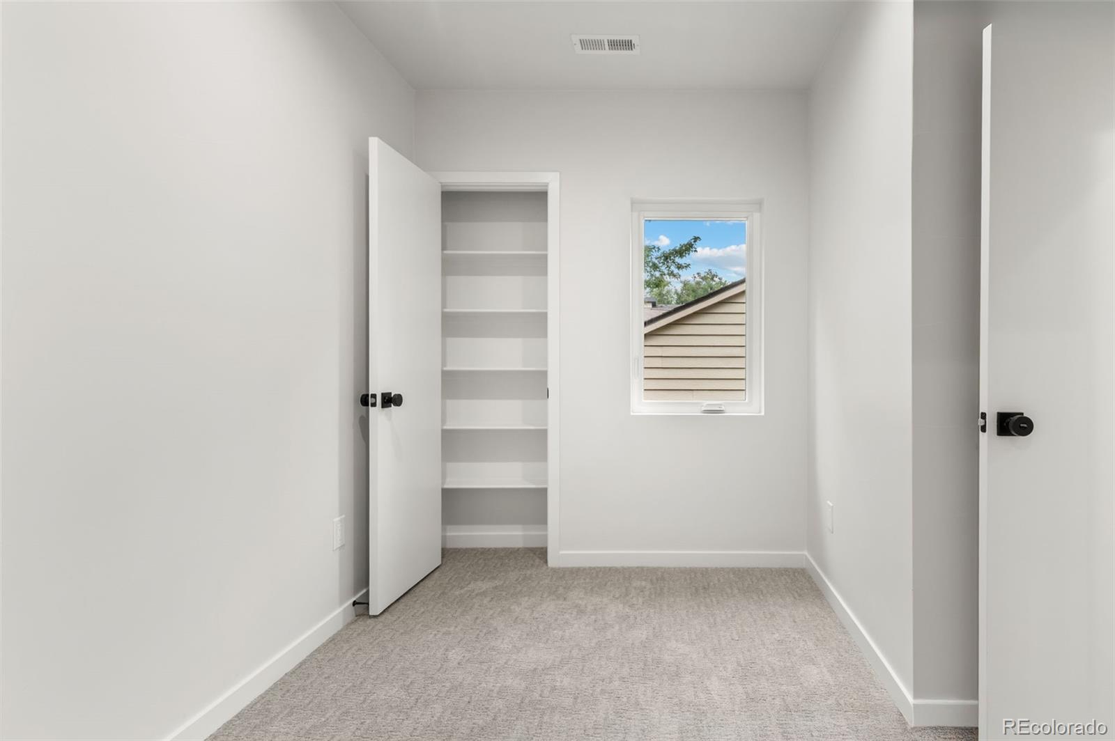 2124 S Cherokee Street