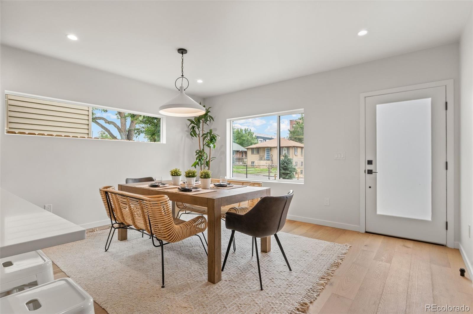 2124 S Cherokee Street