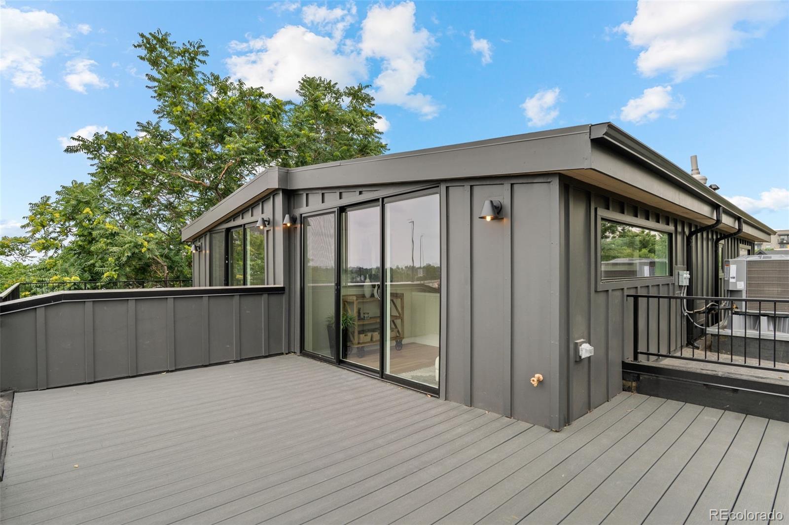 2124 S Cherokee Street