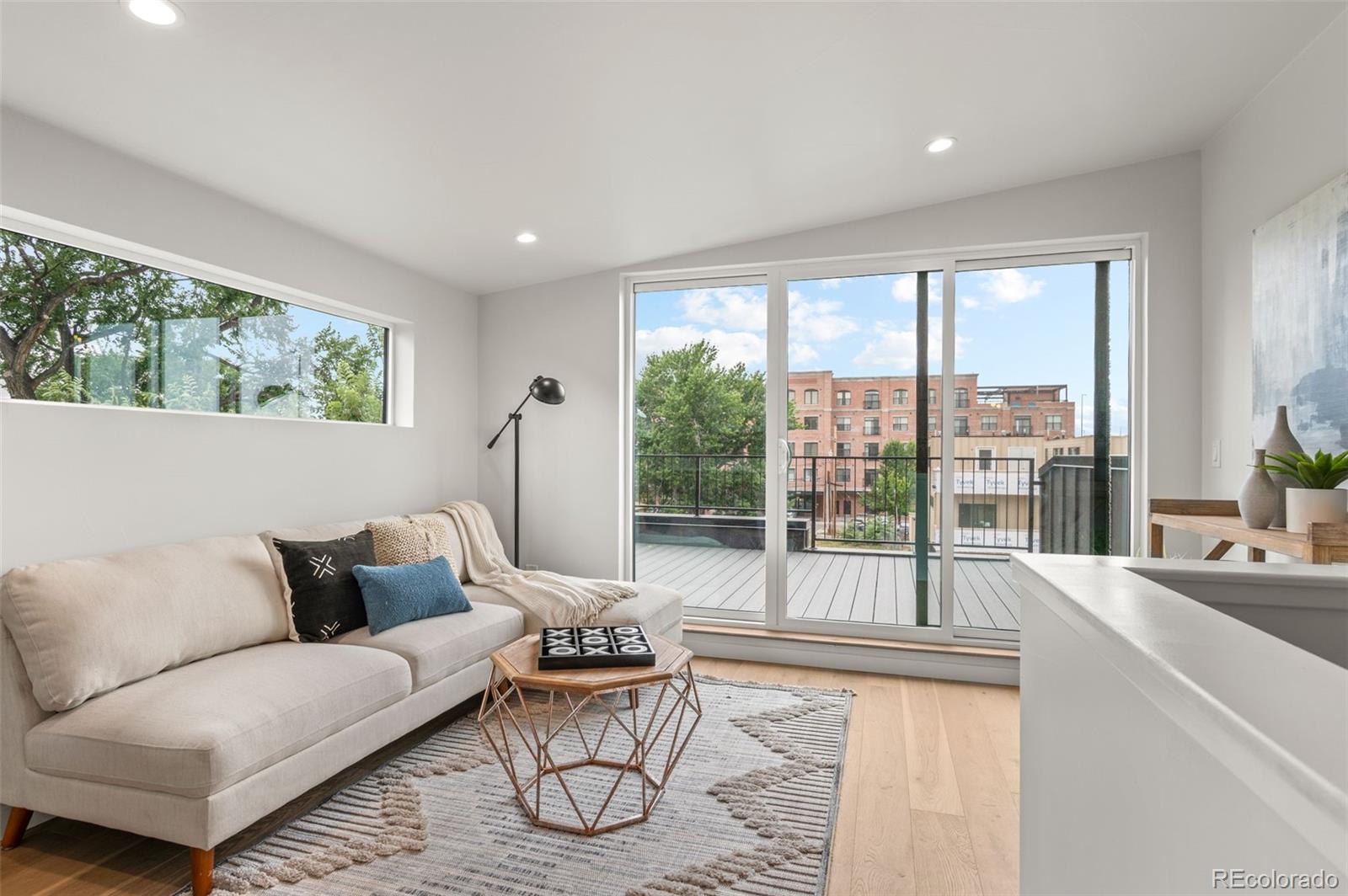 2124 S Cherokee Street