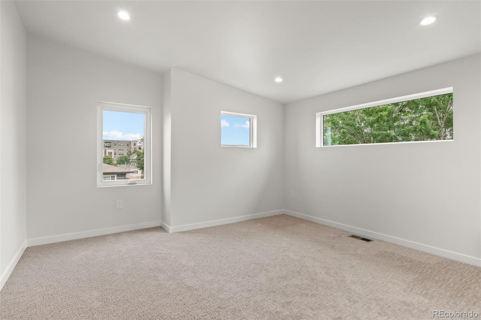 2124 S Cherokee Street