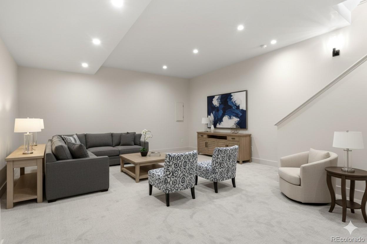 2124 S Cherokee Street