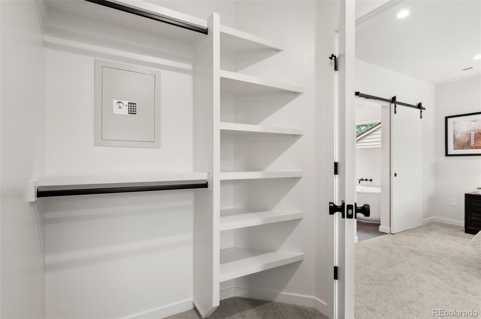 2124 S Cherokee Street