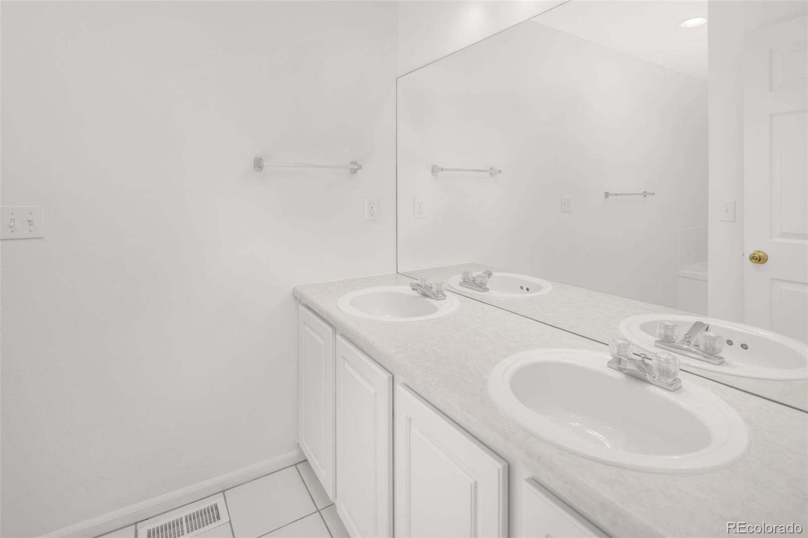 5555 E Briarwood Avenue #904