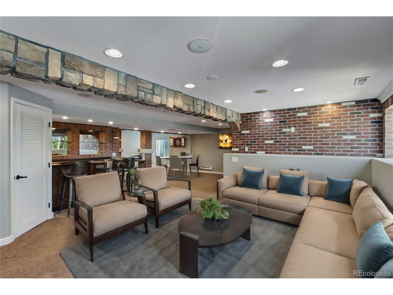 9342 Royal Melbourne Cir