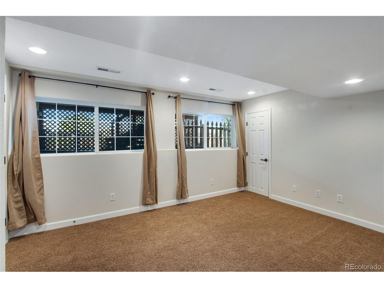 9342 Royal Melbourne Cir