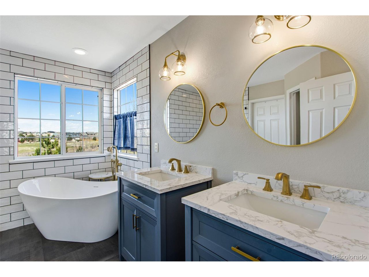 9342 Royal Melbourne Cir