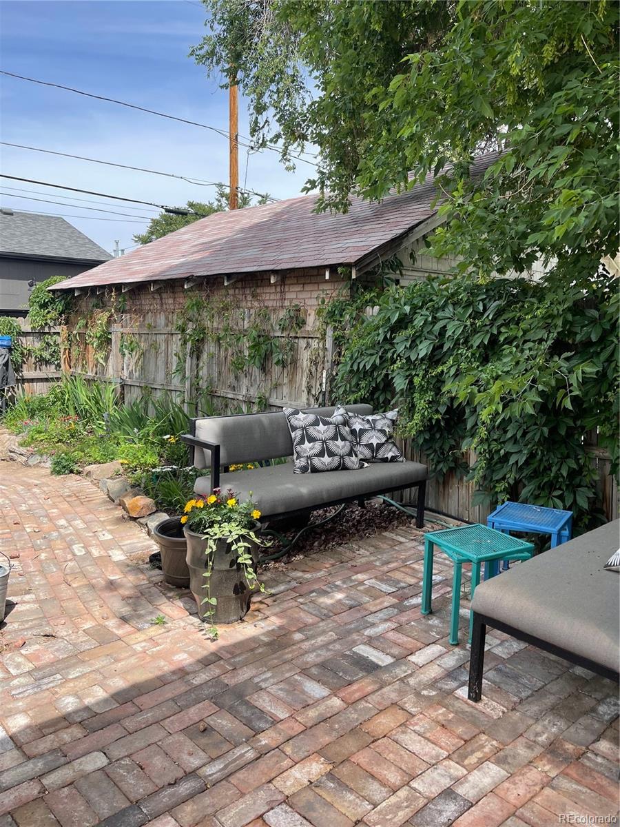 3311 N Josephine Street