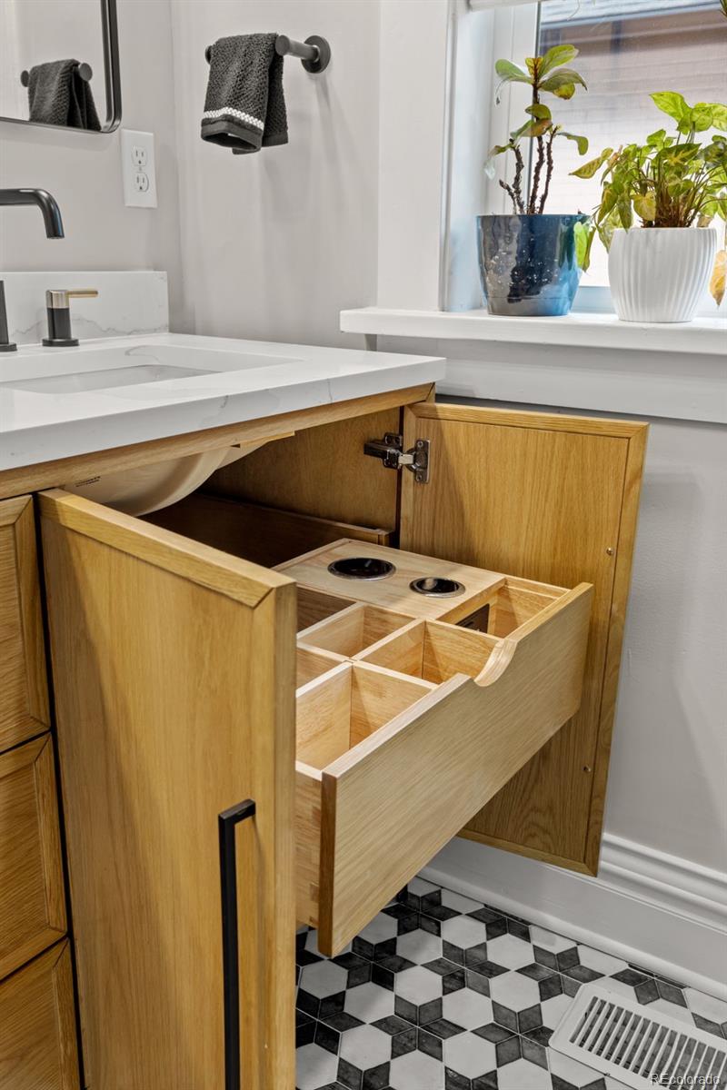 3311 N Josephine Street