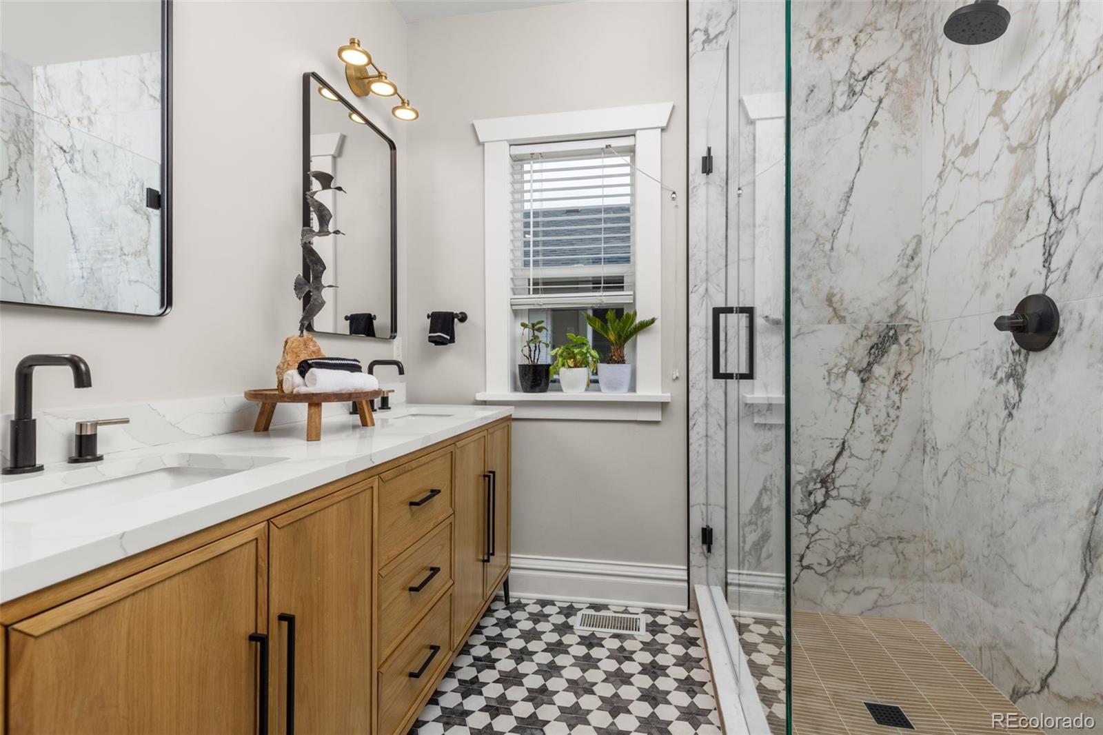 3311 N Josephine Street